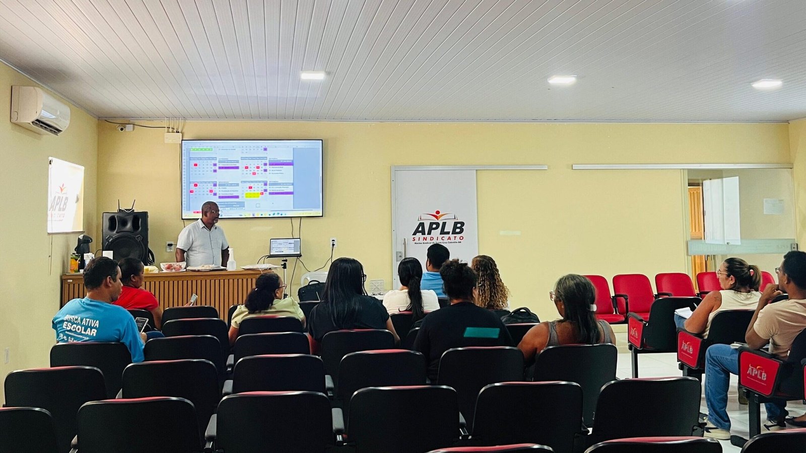 Reunião do Conselho Municipal para discussão do Calendário Letivo de 2026
